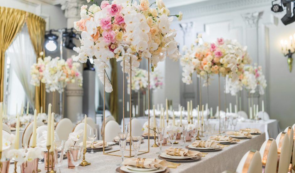 Chairs,With,Round,Backs,Stand,At,Dinner,Table,With,Orchids